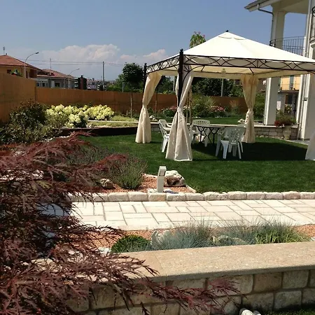 Eremes Bed & Breakfast 3*