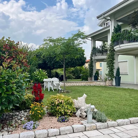 Eremes Rooms&apartments 3*