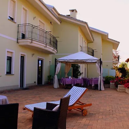 Bed & Breakfast Eremes 3*
